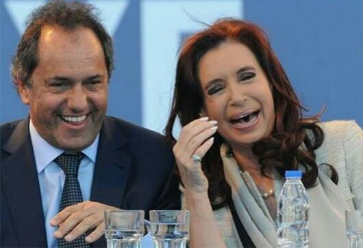 MicroBLogus's tweet photo. - Lo conoces a Randazzo?
- Que Randazzo?
- El que baje de un hondazo http://t.co/OnXxAaad8V