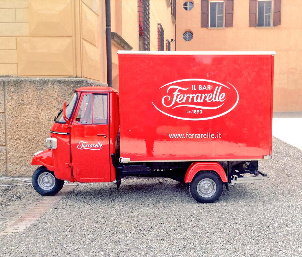 BolognaBSchool's tweet image. È arrivata! Il viaggio sará stato liscio, gassato o... @FerrarelleIT @pontecipad @maxbergami #BBSCommunity #July3rd