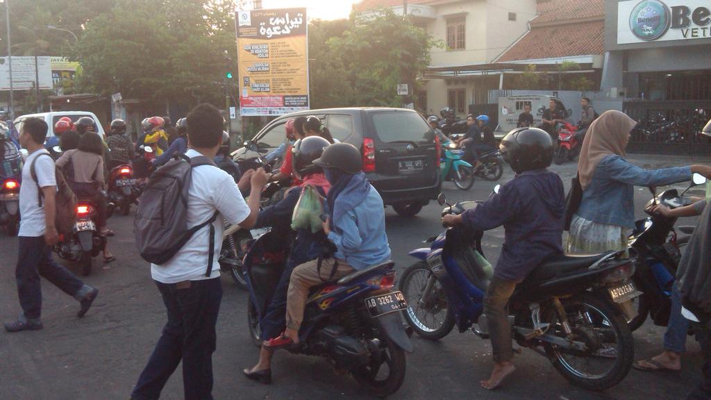 kaskuseRYe's tweet photo. woyoyoy semangat bagi-bagi cendolnya #KASKUSCendolin #eRYe http://t.co/dz7t6xCyk4