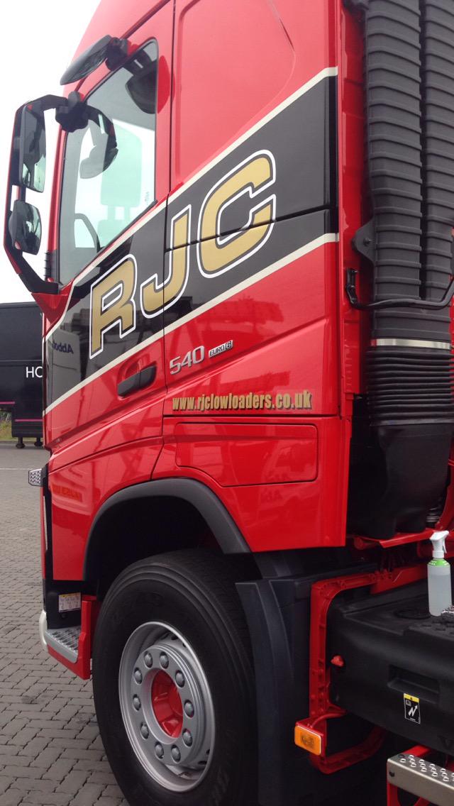 Very nice day out side... New lorry is gleaming in the sun