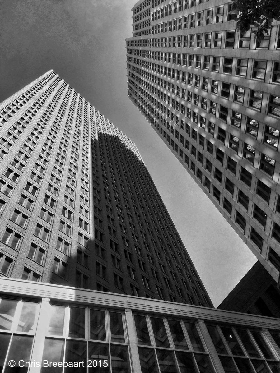 Chris_Breebaart's tweet image. High Rise wp.me/paGem-4mg #picsher #monochrome #photo #photography #hueless #iphone… chrisbreebaart.wordpress.com/2015/07/03/hig…