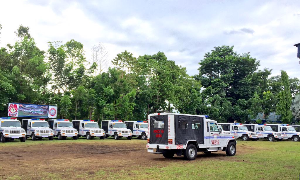 jullianeloved's tweet photo. Misamis Oriental police receives 23 brand new patrol jeeps. SILG Roxas to lead the distribution in Camp Alagar, CDO http://t.co/h46RIAh2yB