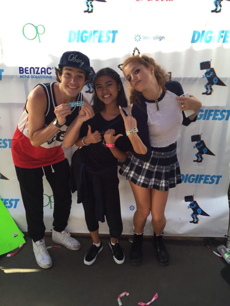 oldmagconindo's tweet photo. It would be an honor if you repost this picture #DigiTourSD @DigiTour @TheDigisaur much love from Indonesia http://t.co/6OzSaVdzb9