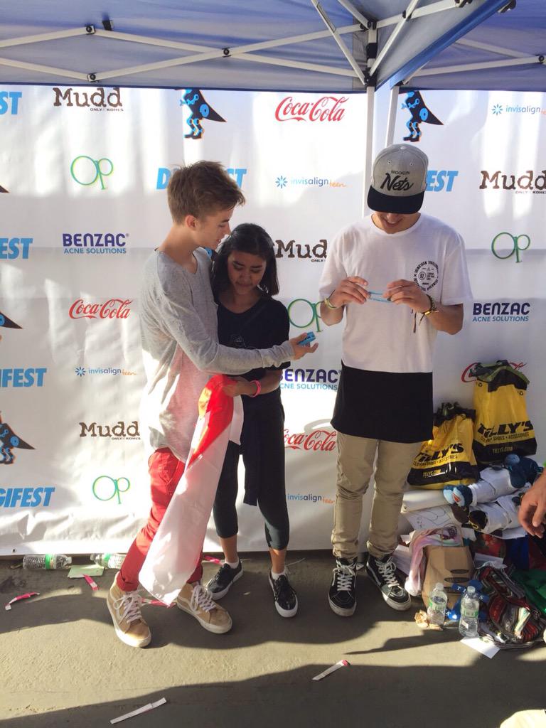 oldmagconindo's tweet photo. It would be an honor if you repost this picture #DigiTourSD @DigiTour @TheDigisaur much love from Indonesia http://t.co/6OzSaVdzb9