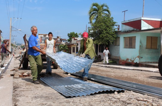 UNDP's tweet photo. Find out more about #Cuba's winning model on disaster risk management: http://t.co/F6HCnAn0ZT #SouthSouth Cooperation http://t.co/uCIQXxTVKI