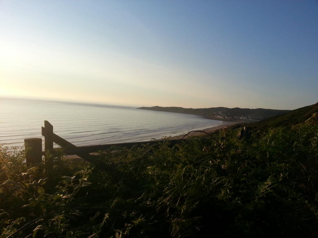 Premierinnman's tweet photo. @WoolacombeTIC magical on top of the Downs last evening http://t.co/EcMyVunY3L