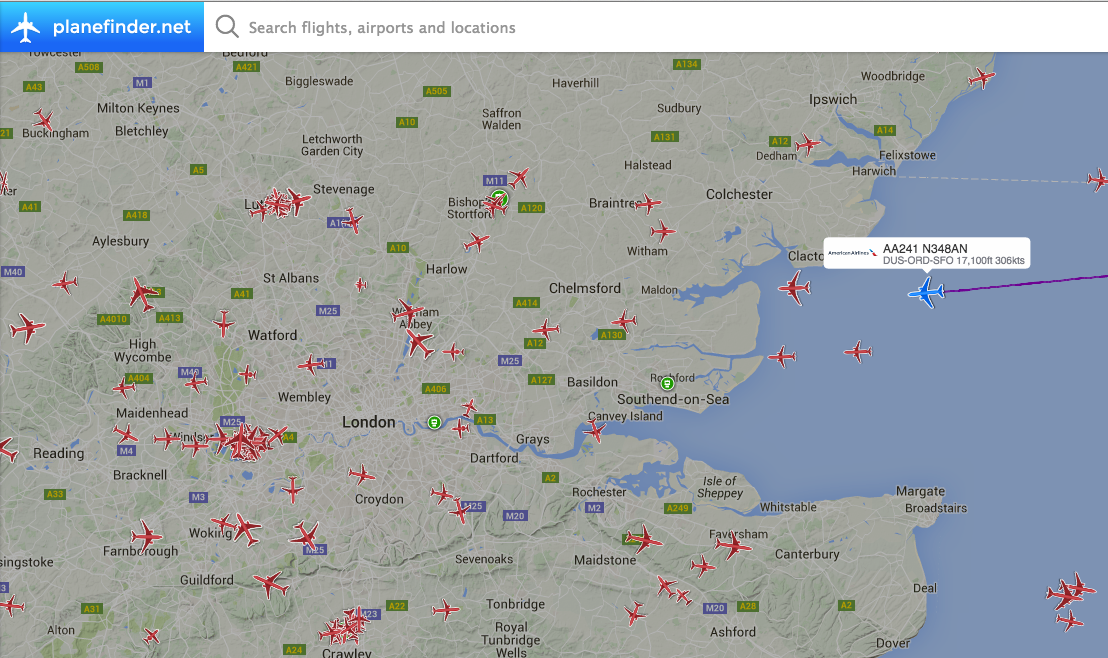 airlivenet's tweet photo. UPDATE EMERGENCY American Airlines #AA241 is starting descent to London. Live:  http://t.co/wBP1HhqIz9 http://t.co/hlaLJVEWb0