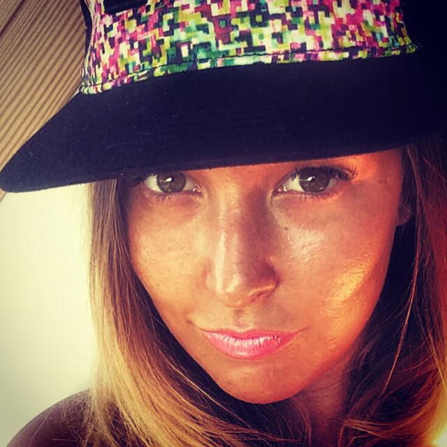 Katiebear30's tweet photo. Summer sun ☀️☀️☀️ Hatstyle http://t.co/TqLt1eFFcA