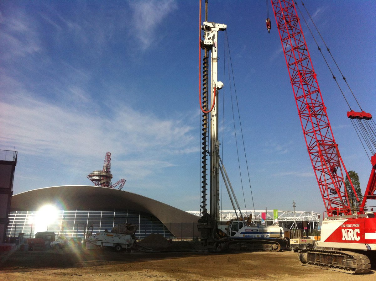SteelMatHire's tweet photo. Our @SoilmecLtd SF120 installing 28m long 750mm diameter piles in East London #bigpiles #spreadingtheload http://t.co/IeRjJ9veZk