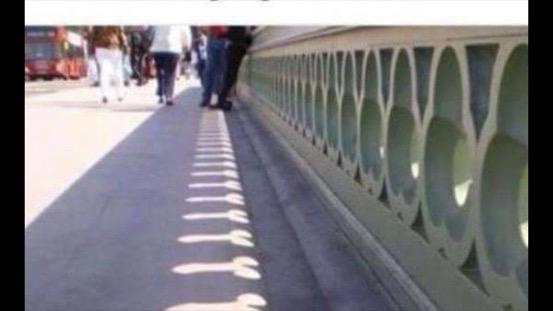 sidharth_shukla's tweet photo. Apparently they didn't consider the Sun while designing this wall ...hmm http://t.co/SdVzyw7vux