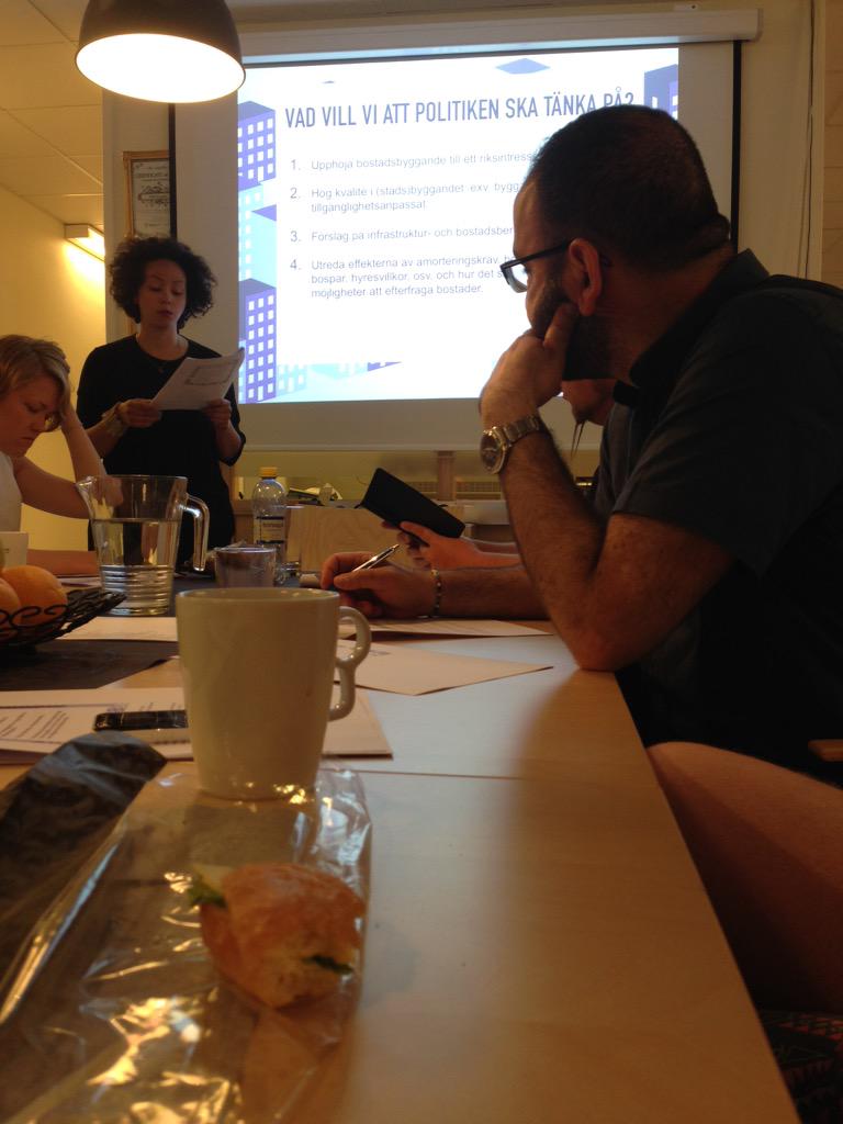 Vi är på möte med <a href="/MehmetKaplan/">Mehmet Kaplan</a> och #bopinion.