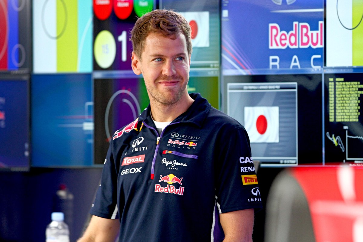 sky3400's tweet photo. ベッテル誕生日おめでとう!!
#HappyBirthdaySebVettel http://t.co/xm5F9d1KhP
