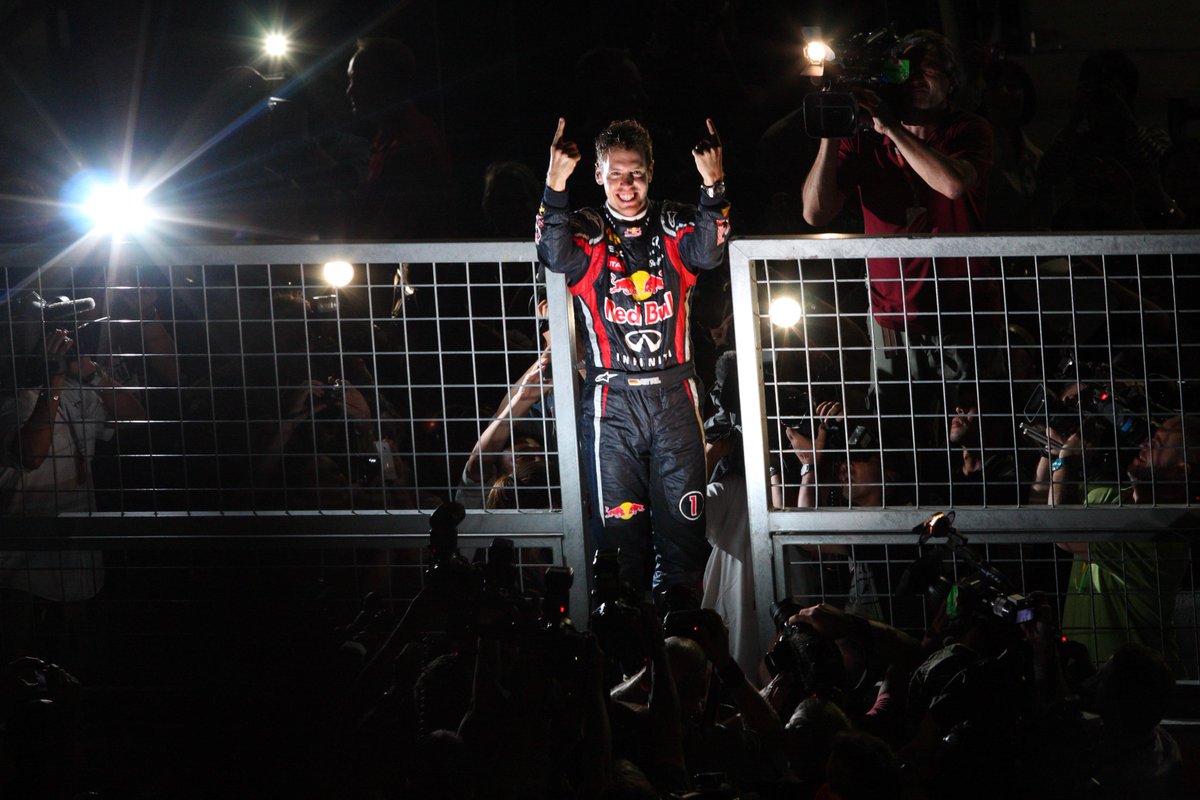 sky3400's tweet photo. ベッテル誕生日おめでとう!!
#HappyBirthdaySebVettel http://t.co/xm5F9d1KhP