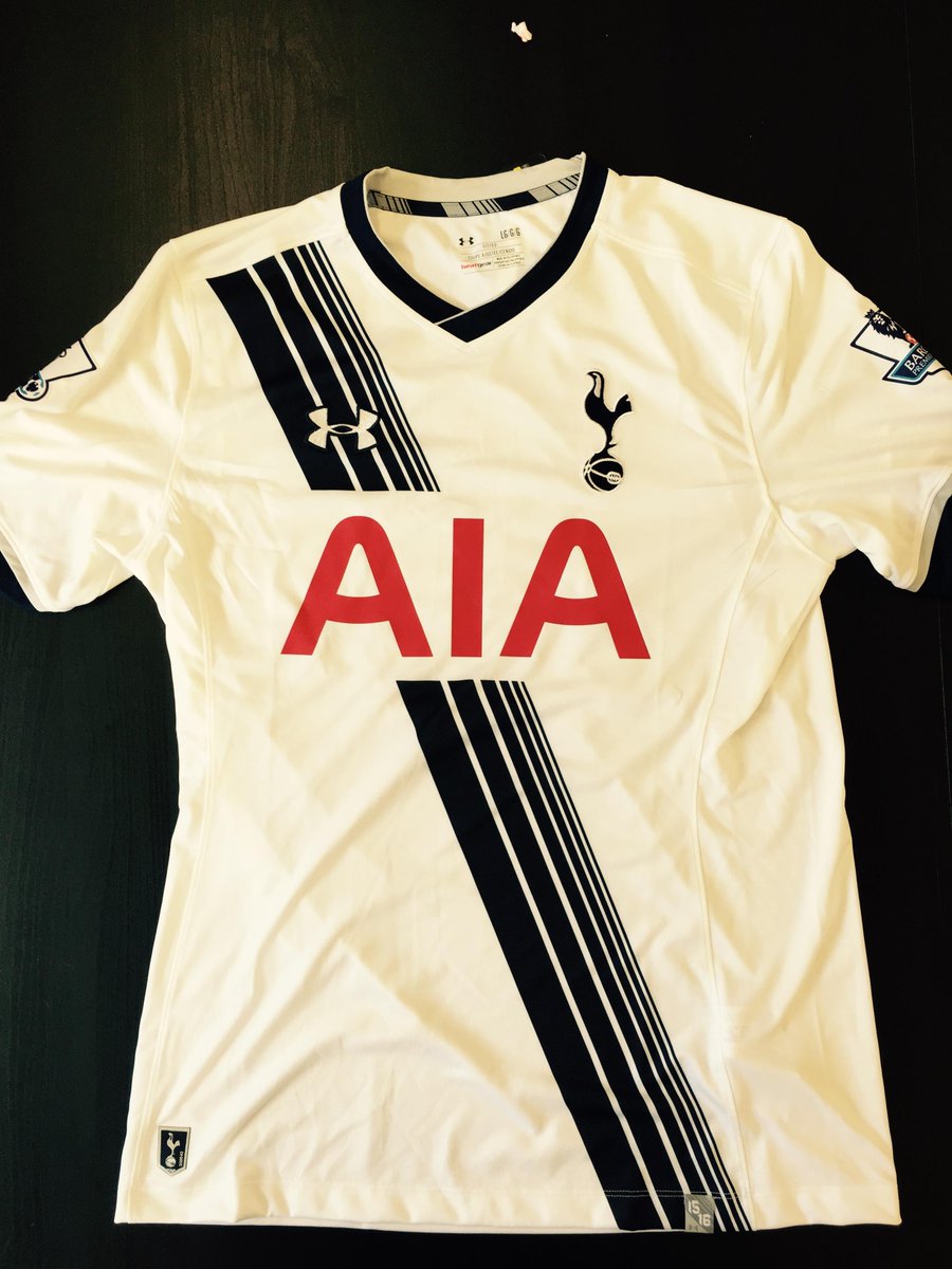 FootballFanCast's tweet photo. RT &amp; Follow to win a signed Harry Kane shirt! Choose your FIFA 16 cover star: http://t.co/VGT83sbVtn #FIFA16UKcover http://t.co/DsaWoczGjq