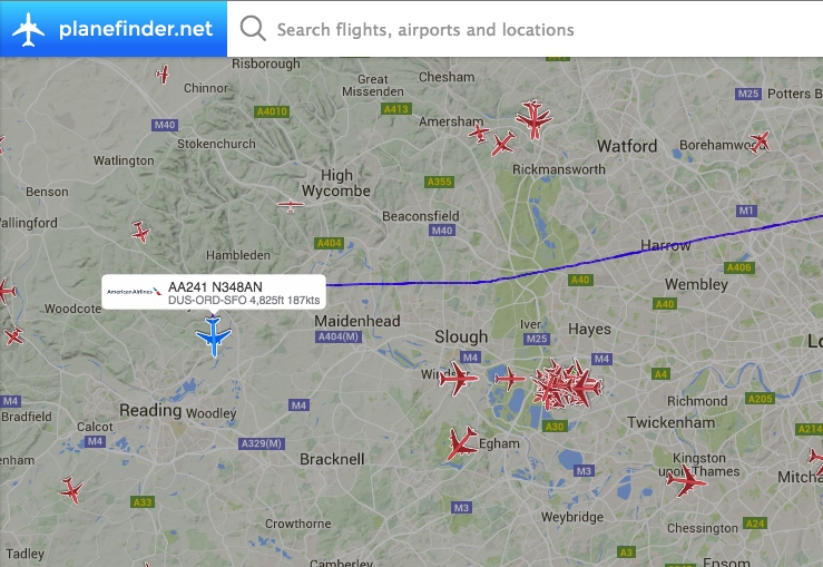 airlivenet's tweet photo. UPDATE EMERGENCY American Airlines #AA241 is  now on approach to London Heathrow. Live:  http://t.co/wBP1HhqIz9 http://t.co/QFTV7ZuBk9