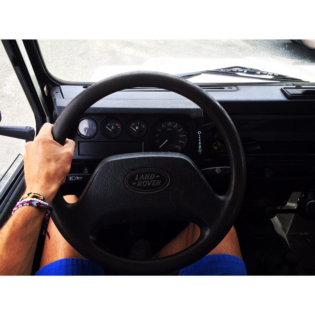 camillefitch's tweet photo. R O A D  T R I P 🌴 
#landeroverdefender #LandRover #sun #summer #adventure #road #goodlife #me http://t.co/DrWGP3XbHT