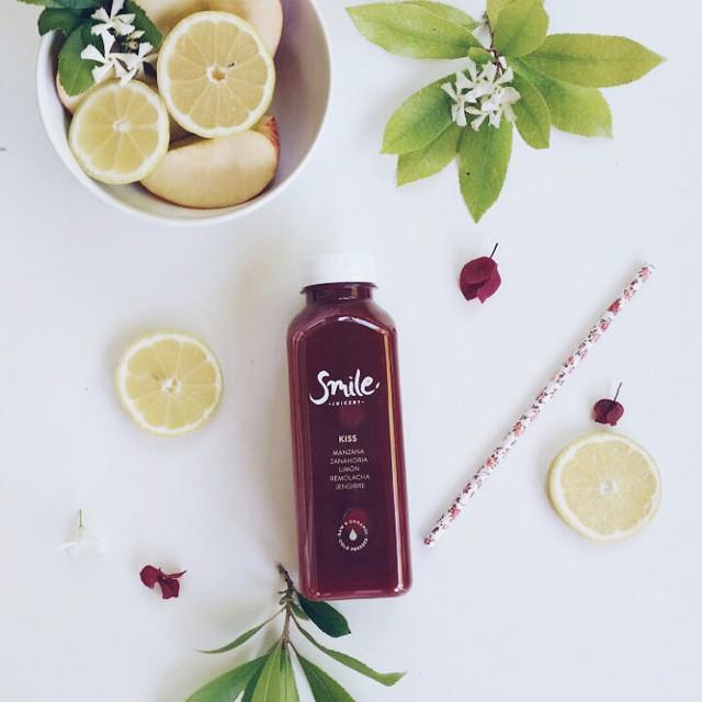 SmileJuicery's tweet photo. El zumo Kiss es uno de vuestros preferidos. Además de ser rico en vitamina C, antioxidante y antiaging está riquísimo http://t.co/4Wqm3KQIkb