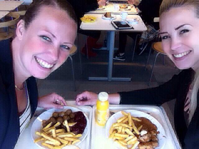 Ra ra waar hebben wij inkopen gedaan? 😜 #ikea #zweedseballetjes #lunchbreak #zwaarleven