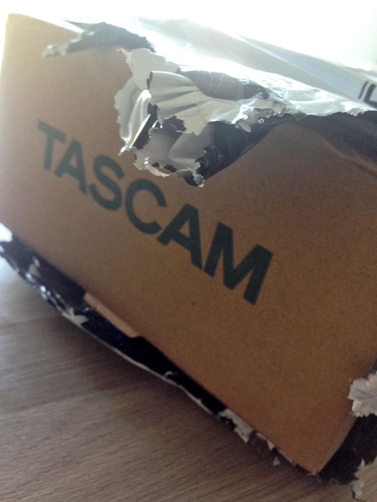 WRPsocial's tweet photo. Sun's out and it's warm in #Leeds. But forget that it's #NewKitFriday @TASCAMpro DR70d has arrived from @gear_4_music http://t.co/IrqoBCYsGv