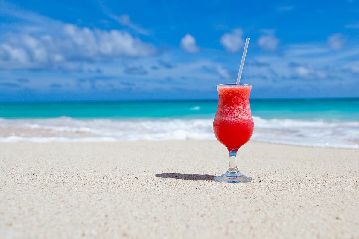 Sommerzeit ist Cocktailzeit! #Sommer #Strand #Cocktail #Urlaub #Luxus
