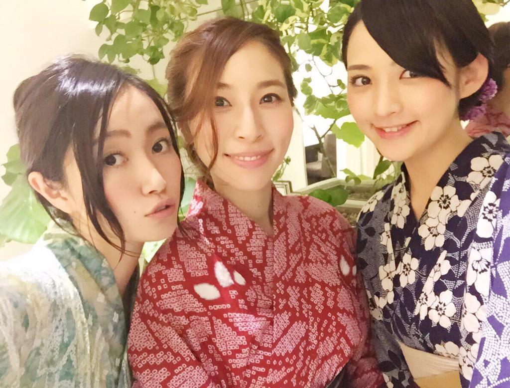 鈴木咲 昨日の浴衣町歩き楽しかったー 今写真を見返してもやっぱり昨日の浴衣は3人とも素敵だったなあ私は染めだったけど絞りもいいなあ また近いうちに違う浴衣着ておでかけしたい コツコツ集めた着てあげたい浴衣がまだまだあるんだ 浴衣 Http T 鈴木咲 昨日の浴衣町歩き楽しかったー 今写真を見返してもやっぱり昨日の浴衣は3人とも素敵だったなあ私は染めだったけど絞りもいいなあ また近いうちに違う浴衣着ておでかけしたい コツコツ集めた着てあげたい浴衣がまだまだあるんだ 浴衣 Http T