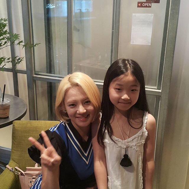 [PIC][01-07-2015] HyoYeon tham dự buổi ra mắt "HYO STYLE BOOK" vào hôm nay CI00p_1UAAAj05x