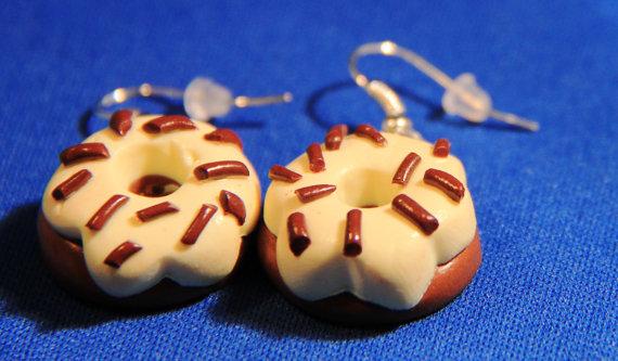PurpleCatCrea's tweet photo. #Vanilla Donut earrings http://t.co/5yf247JKLv #ATSocialmedia #socialmedia #EtsyRT #ukhashtags #epiconetsy http://t.co/T1YBKrUQDW