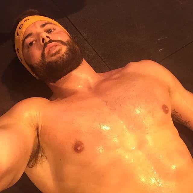CatrisMoo's tweet photo. This is me. On my back. Sweaty. Looking deep in to your eyes. Do you feel that? Mmmm, moo too #sexymoo #moofit #moo http://t.co/2I84o1UwnY