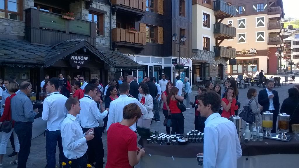 Les équipes de la #dopmontagne prêtes pour le #grandtour2015 <a href="/Arc_1950/">Arc 1950</a> <a href="/GehinMatthias/">Matthias Gehin</a> @PVP1950 <a href="/AstorgLydie/">Lydie ASTORG</a> <a href="/pvcordo/">bruno cordonnier</a>
