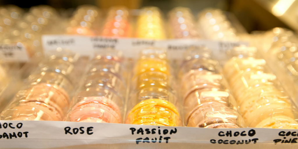 RiversideEdgeKT's tweet photo. Stay motivated this #HumpDay &amp; spoil yourself with @foliemacaron! How can you resist these tasty treats? http://t.co/3BtWmubbUo