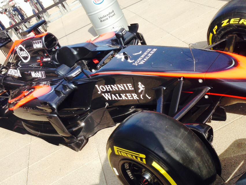 robin_joyce's tweet image. Not often you get a lift to work in one of these. Where's @JensonButton to Chauffeur me? #LondonCommuting 😝