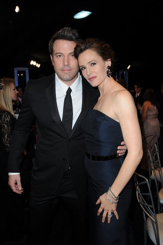GlamourSpain's tweet image. Un día después de su 10º aniversario #BenAffleck y #JenniferGarner anuncian su divorcio goo.gl/VEQg9s