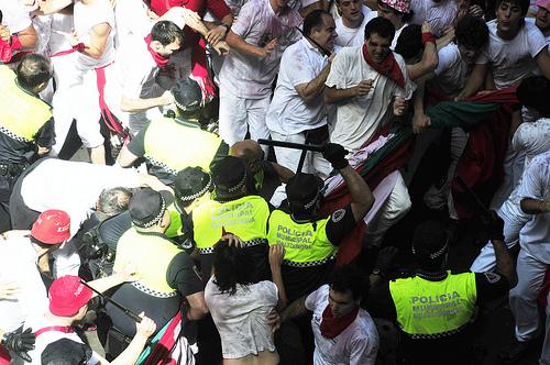 El PP dice que exhibir la ikurriña "no es la manera más acertada de normalizar" el Txupinazo. Es mejor esto: