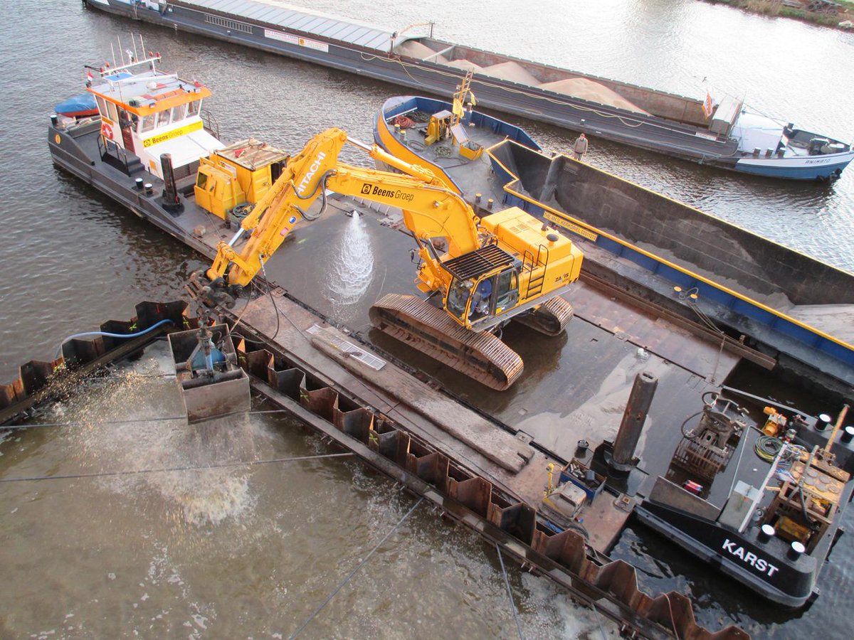 Agrifirm Feed Veghel klaar voor de toekomst. 'De laad- en loskade is het hart van ons bedrijf' bit.ly/1T4We2R