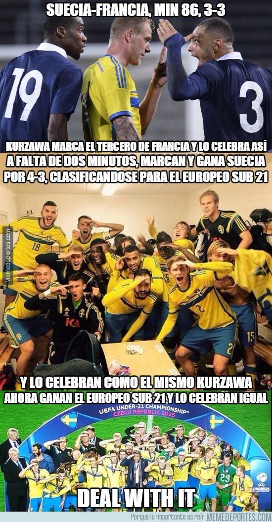 memedeportes's tweet photo. Pobre Kurzawa... mirándolo todo desde el sofá  http://t.co/oPBUXoVAPb http://t.co/4DEh8G450o
