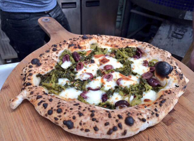 MarketHouseAlty's tweet photo. Today is going to be a scorcher! Come &amp; enjoy the Alty sun with us @MarketHouseAlty #Altrincham http://t.co/aBDKKpYDY3
