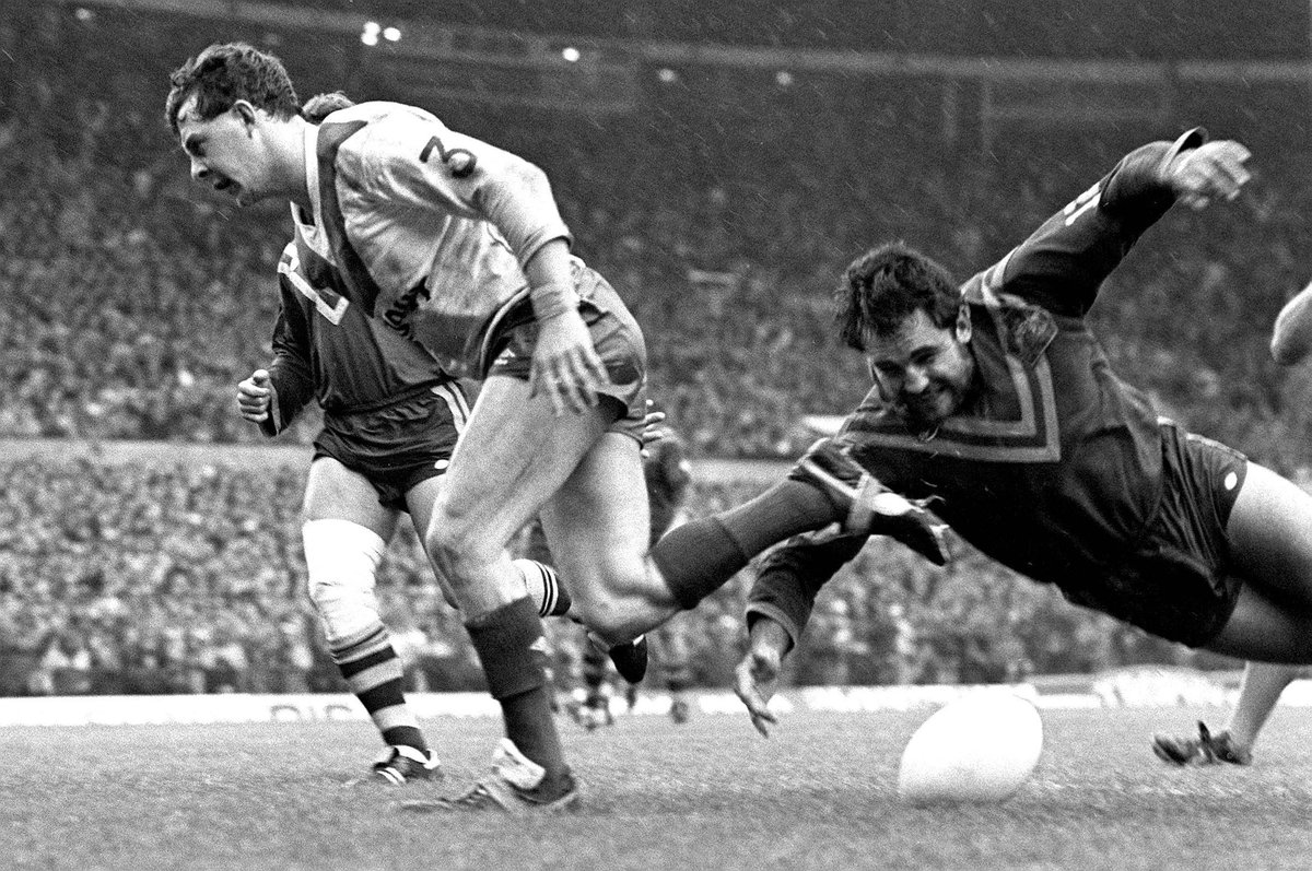 Happy 50th birthday to RFL Hall of Fame member @GarrySchofield6 - thanks for the memories