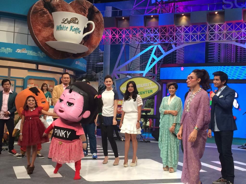 TRANSTV_CORP's tweet photo. Saatnya bermain games seru brg @audimarissa_ dan teman" @MaliqMusic #mamangmimin http://t.co/dfc7IEyUn4