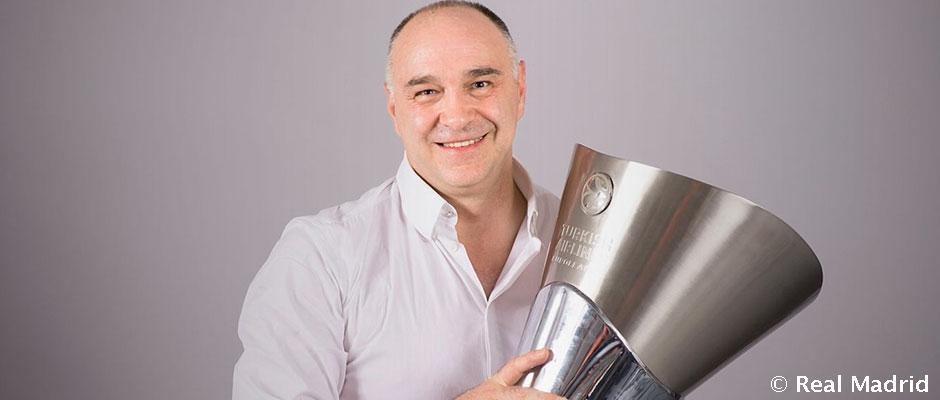 RMBaloncesto's tweet photo. .@pablolaso, mejor entrenador del año de la Euroliga. http://t.co/cStwXQZSv0 #HalaMadrid http://t.co/JXIaIgCuKL
