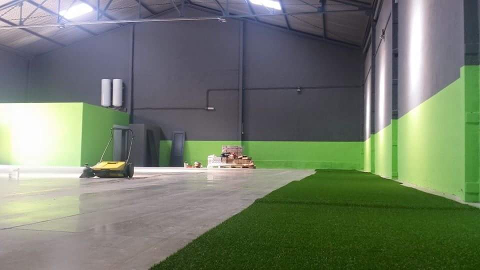 jaen_crossfit's tweet photo. CROSSFITJAÉN. Ya estamos equipando el suelo del box!!!!!! En pocas semanas este sueño será una realidad#crossfitjaen http://t.co/sWLmJcB6SJ