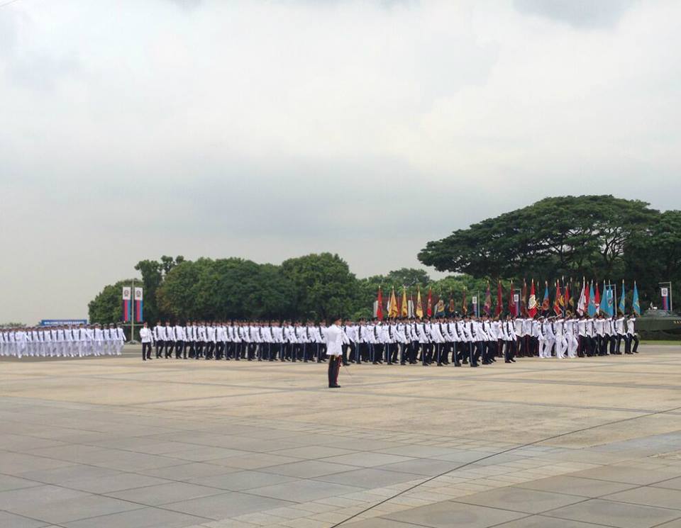 mindefsg's tweet photo. The #SAF0 Parade has started! Contingents marching in now. http://t.co/J9NqydqBlw