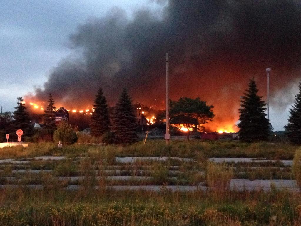 mikemeg800's tweet photo. BREAKING: A huge fire has broken out at #WindsorRaceway.  Tune in beginning at 6am for updates and live reports. http://t.co/j3vVFtWtLA