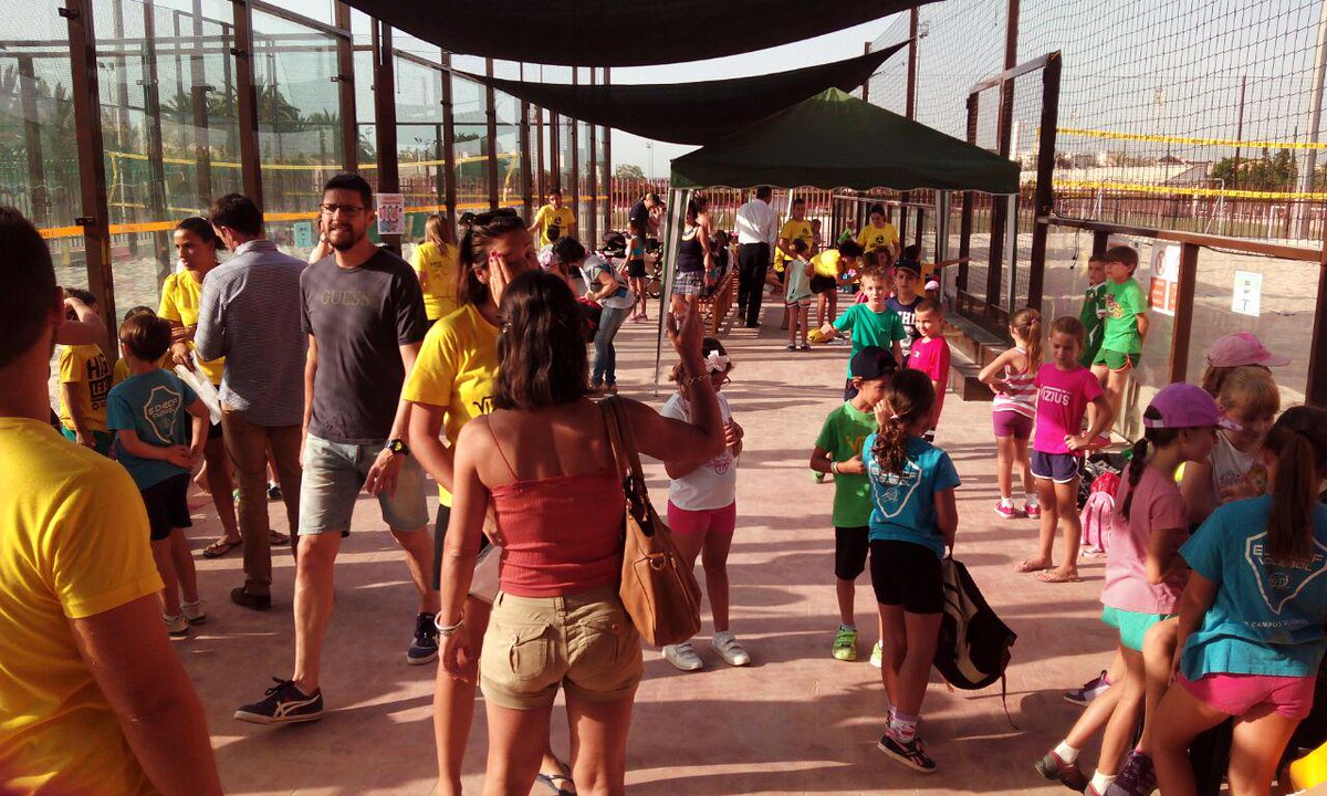 Viziusport's tweet photo. Ultimando reuniones y... ¡Todo preparado para vivir este verano el Campus Viziusport Elche! http://t.co/dvwuWSY5wu