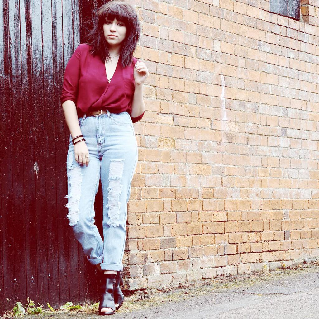 allyinblunder's tweet photo. Boyfriend Jeans : 
https://t.co/1ItaZvyAXh #fbloggers #bbloggers #lbloggers @FbloggersUK http://t.co/GjGmqquwYI