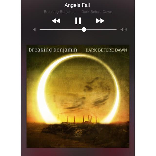 M_U_S_I_C_news's tweet image. @openletter1989 : instagram.com/p/4lvHirEHgW/ | When angels fall with broken wings ♰ #breakingbenjamin #angelsfall #be…