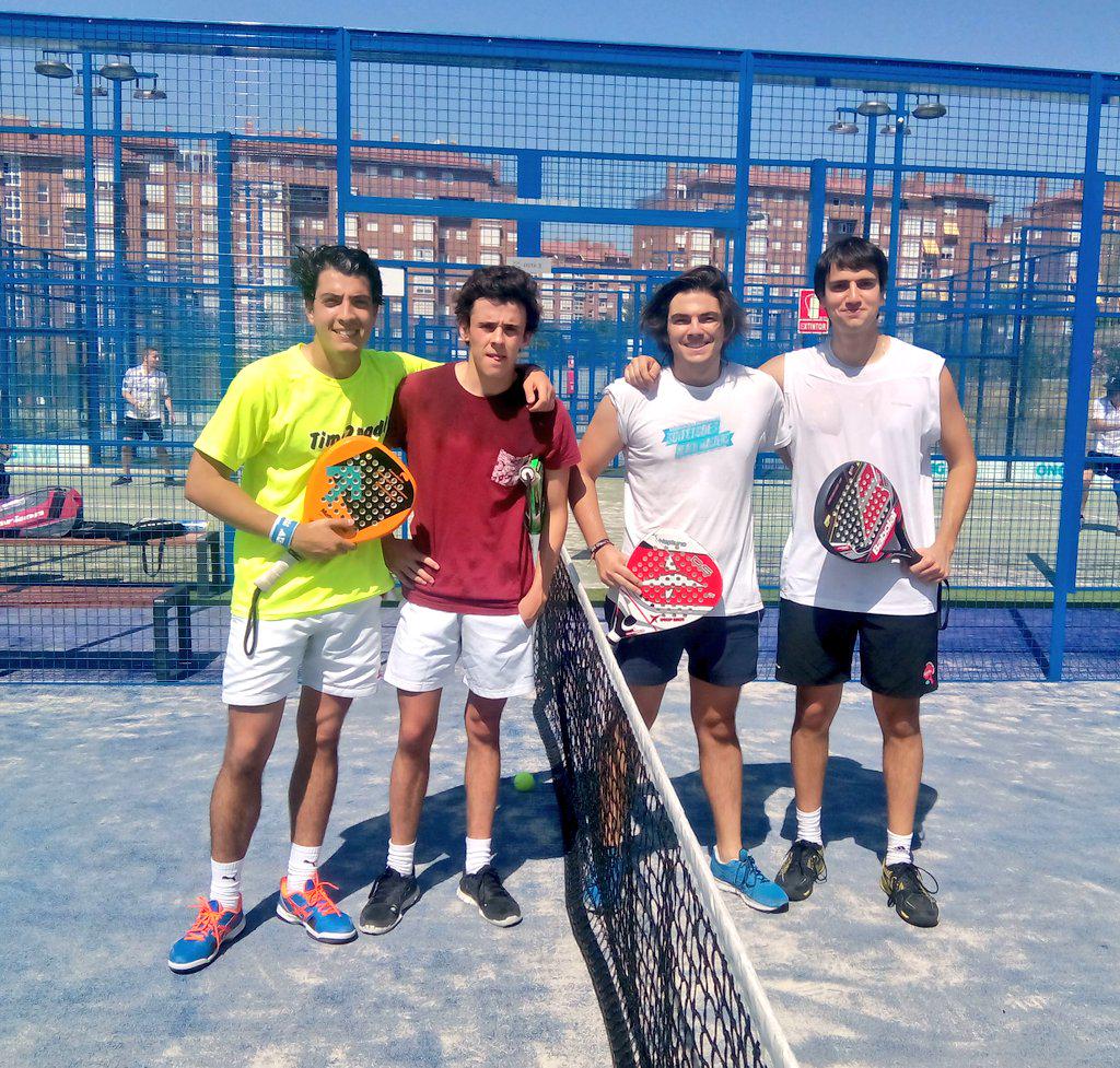Time2Padel's tweet photo. Nuestra finalísima de jugones en el mañanero de @PadelLasTablas mucha suerte a los 4! 😊✌🎾 http://t.co/eqYG7FwcFN