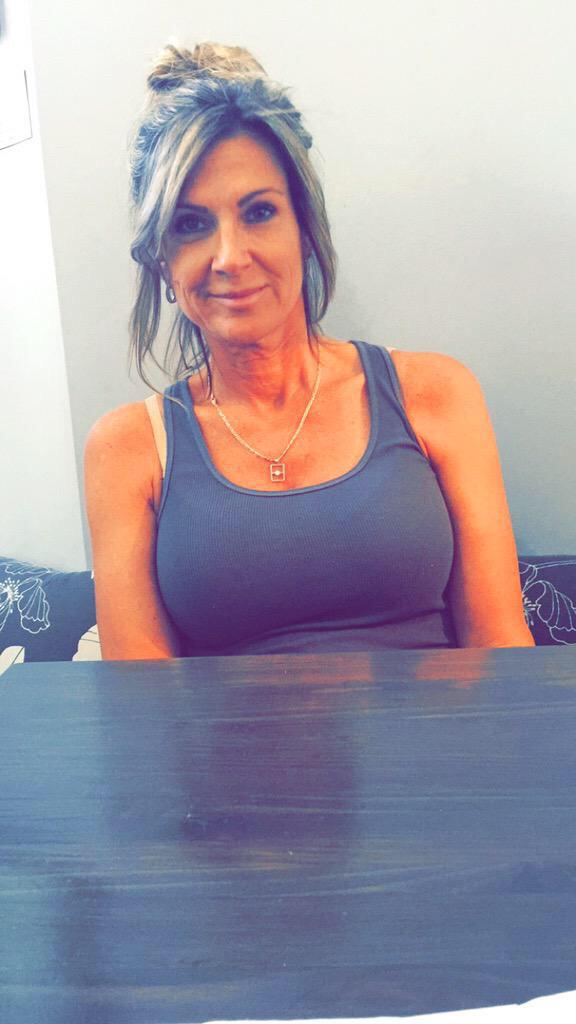 arizonamilfs's tweet photo. @MadiiJohnsonn sent this ma in. Wonder if she got a kik👀 http://t.co/rnQp0vPMgH