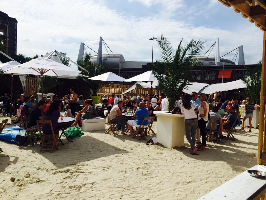 Stadsstrand Eindhoven. Gezellig voor diner of borrel.
Nog 3 weekenden.
Reserveer op plagedulac.nl