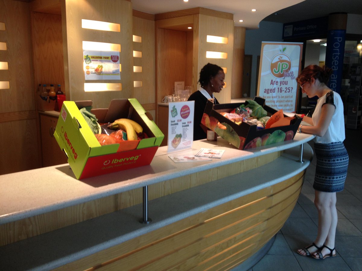 JPFreshBox's tweet image. Your @JPFreshBox is available @JohnPoundsCtr. See our friendly and helpful volunteers by 1pm to pick up yours!