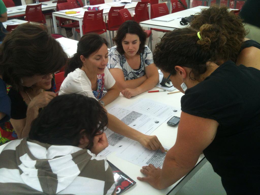 jdomenechca's tweet photo. Profes cercant fàrmacs antitumorals al curs @fundaciorecerca #projecteC3 #ProyectandoBioGeo https://t.co/h6a0DV7DWN http://t.co/lWXij6Tp1q